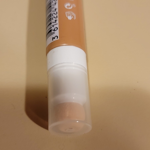 NIP Rimmel concealer #400 medium dark - Picture 2 of 4